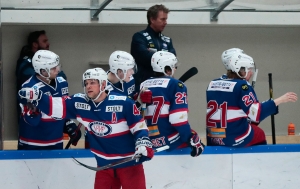 Vålerenga får hjelp av tre nye aksjonærer. 