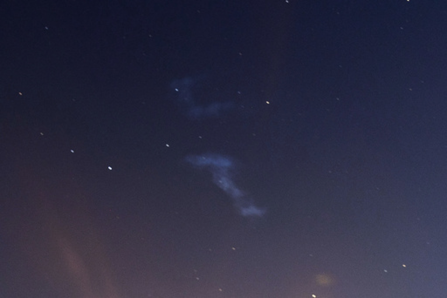 Det som sannsynligvis har vært en meteor ble sett fra flere deler av landet natt til søndag. Slik så himmelen ut i etterkant av meteoren. 