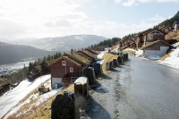 En hyttefri påske synes nesten nordmenn er en grei pris å betale for å bidra til å dempe spredningen av korona. Bildert viser en hyttegrend i Bavallen på Voss.