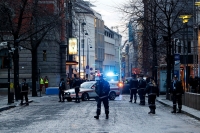 Filminnspilling i Akersgata utenfor regjeringskvartalet og VG-huset om 22. juli hendelsene. Det er Netflix som spiller inn film om terrorhendelsen i Oslo sentrum.