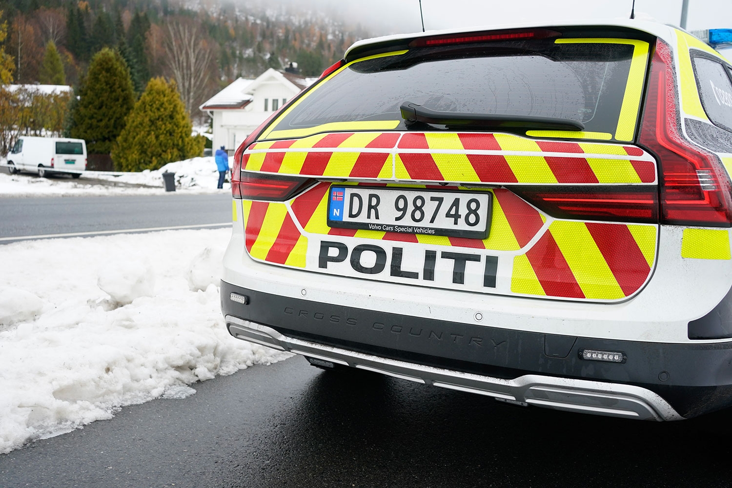 En mann i 70-årene er pågrepet og siktet for drap på sin egen søster i Hvittingfoss lørdag formiddag.