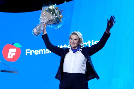 Partileder Sylvi Listhaug i Fremskrittspartiet kan juble for økt oppslutning og største parti på borgerlig side i en ny meningsmåling. 