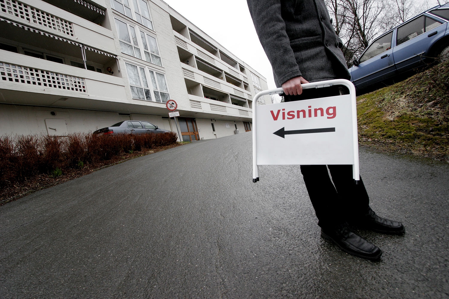 Mange har utsatt planene om boligkjøp- eller salg, viser undersøkelsen.