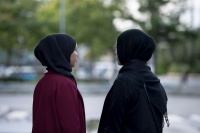 KrF diskuterer om politifolk skal få bruke hijab som del av uniformen.