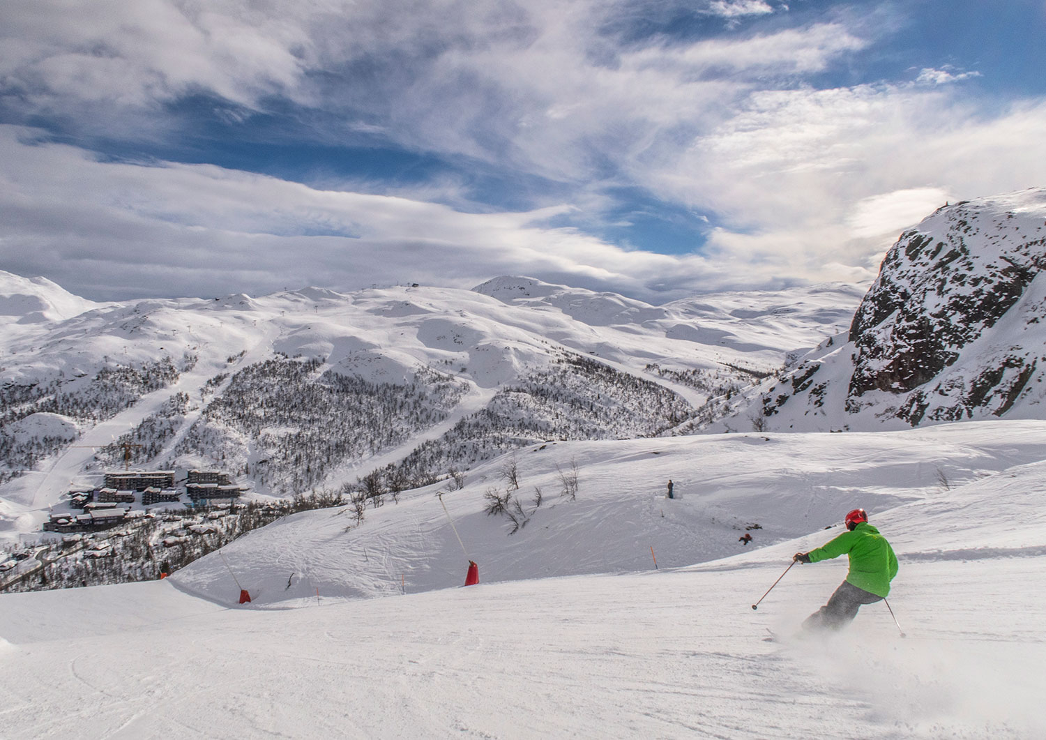 To personer som fikk påvist smitte mens de var på besøk i Hemsedal, nektet å reise hjem. 