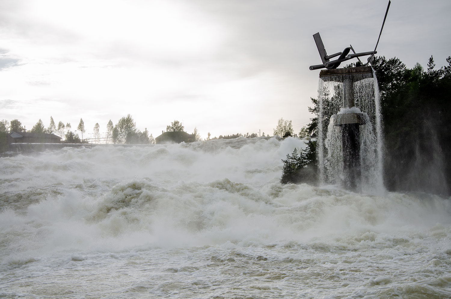 Forbereder evakuering på Holttangen, Hengsle, Hofsfossveien, Vesterntangen og Støalandet.