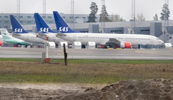 SAS har satt mange av sine fly på bakken etter at pilotene gikk ut i streik fredag. 