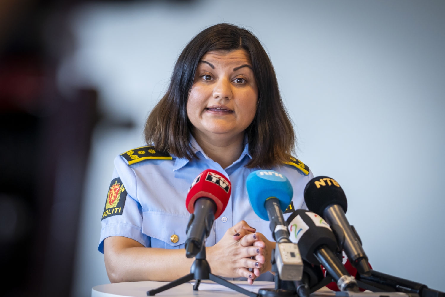 Sju tiltalt for grovt ran mot barnefamilie – utkledd som matbud og politi